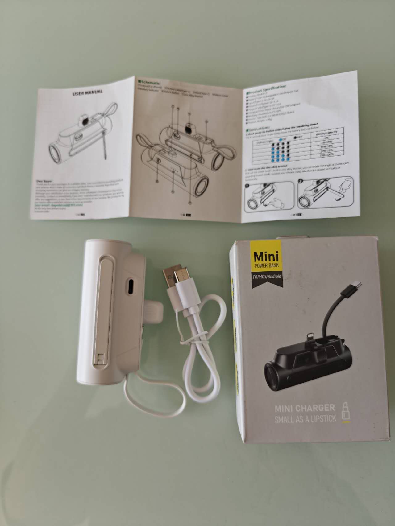 Mini Powerbank with USB-C and Lightening